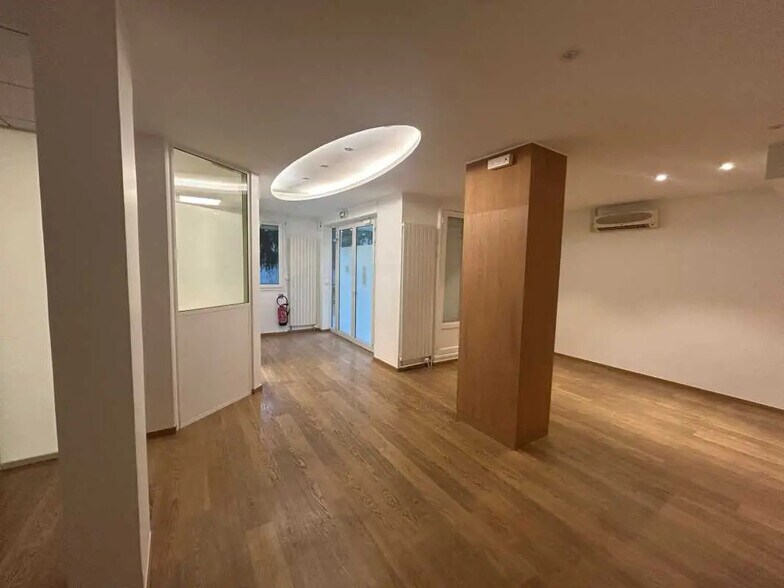 Bureau dans Paris à louer - Photo de l’immeuble – Image 1 sur 9