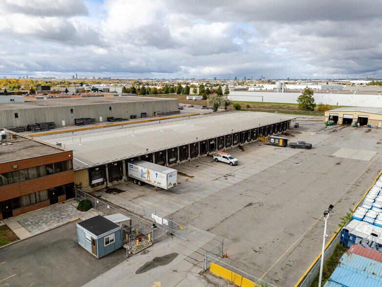 6900 Tranmere Dr, Mississauga, ON à louer - Photo de l’immeuble – Image 3 sur 8