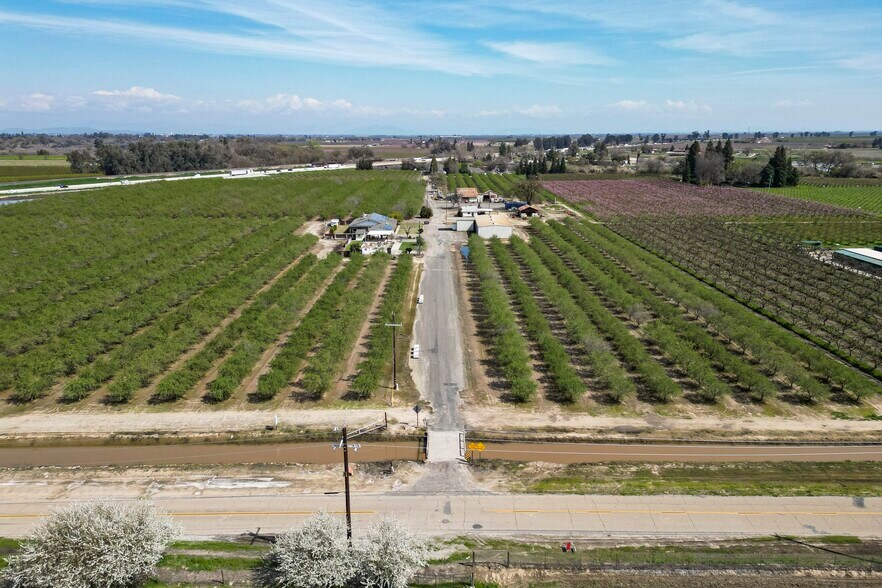 1710 Avenue 388, Kingsburg, CA à vendre - Photo de l’immeuble – Image 2 sur 21