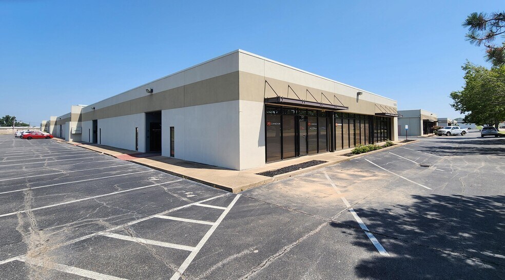 10837 E Newton Pl, Tulsa, OK à louer - Photo de l’immeuble – Image 2 sur 8