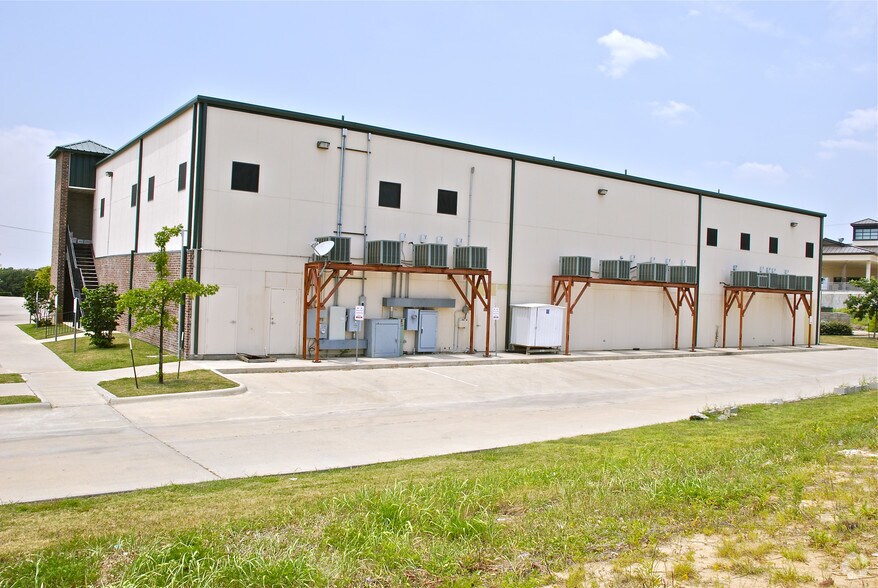 1713 S FM 51, Decatur, TX à louer - Photo de l’immeuble – Image 3 sur 17