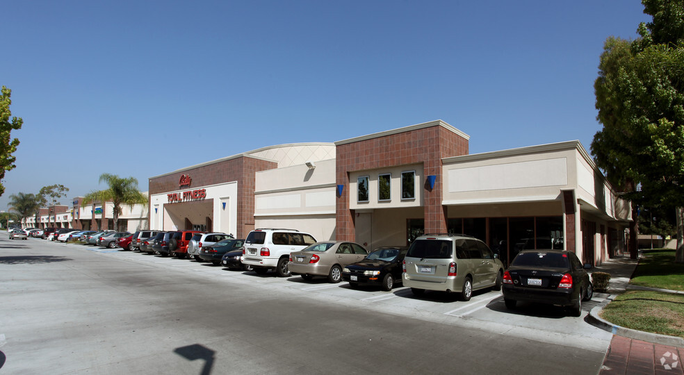 11803-11899 Del Amo Blvd, Los Angeles, CA à louer - Photo principale – Image 1 sur 4