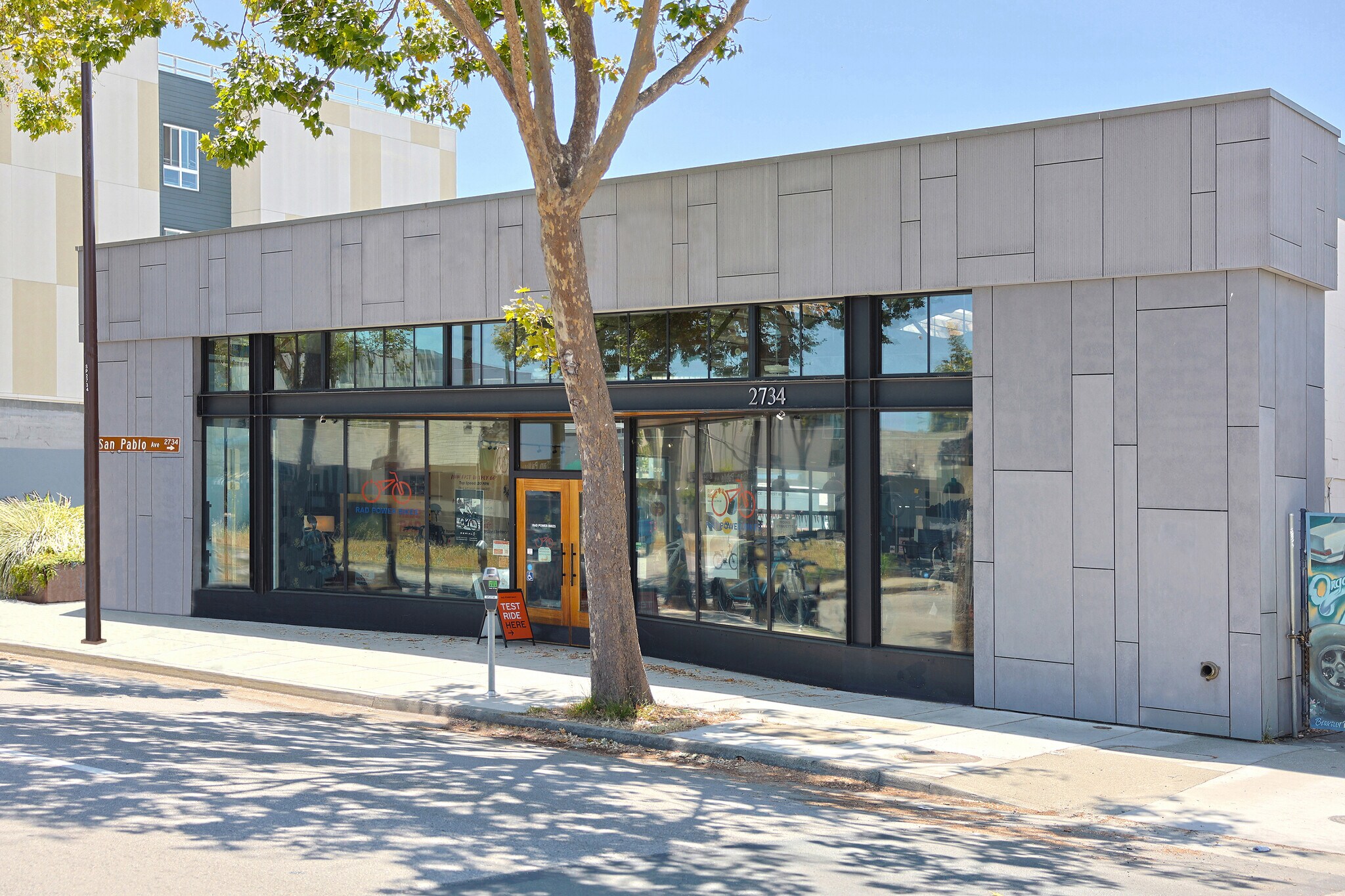 2734 San Pablo Ave, Berkeley, CA à louer Photo de l’immeuble– Image 1 sur 13