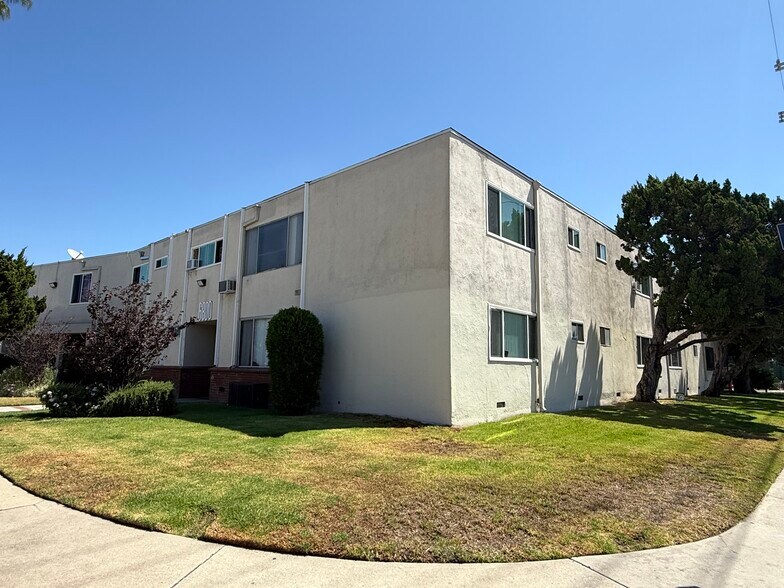 6800 Varna Ave, Van Nuys, CA à vendre - Photo de l’immeuble – Image 1 sur 6