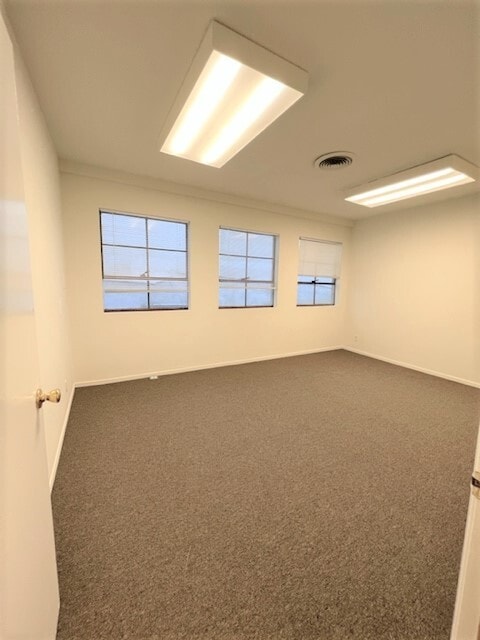 6210 Wilshire Blvd, Los Angeles, CA à louer Photo intérieure– Image 1 sur 3