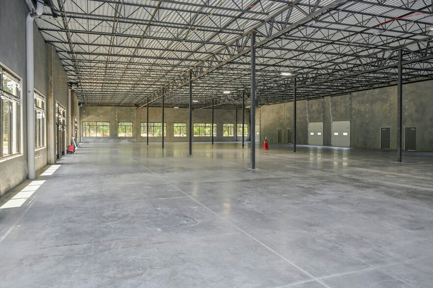 6100 NC Highway 42 W, Garner, NC à louer - Photo intérieure – Image 3 sur 14