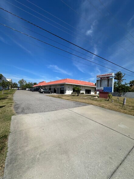 115 N Tamiami Trl, Nokomis, FL à louer - Photo de l’immeuble – Image 3 sur 12