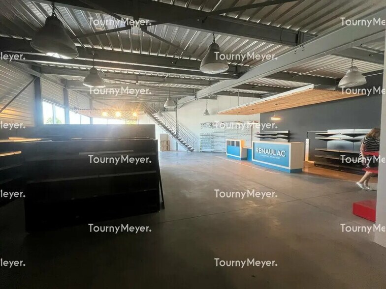 Local commercial dans Lons à louer - Photo intérieure – Image 2 sur 4