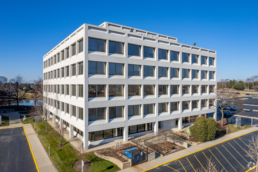 1827 Walden Office Sq, Schaumburg, IL à louer - Photo de l’immeuble – Image 2 sur 10