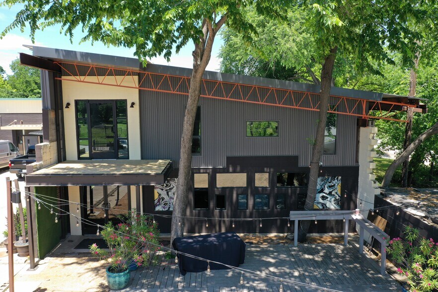 502 Grand Ave, Fort Worth, TX à vendre - Photo de l’immeuble – Image 2 sur 11