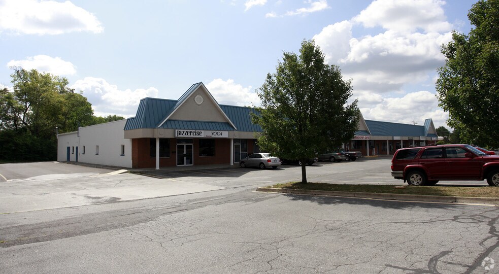 2820-2836 Valley Ave, Winchester, VA à louer - Photo de l’immeuble – Image 2 sur 2