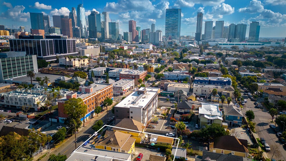 1820 W 11th St, Los Angeles, CA à vendre - Photo de l’immeuble – Image 3 sur 38