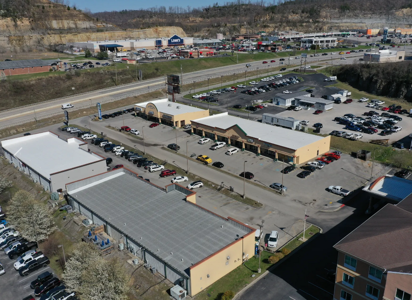 124 Corporate Dr, Hazard, KY à vendre - Photo de l’immeuble – Image 3 sur 11