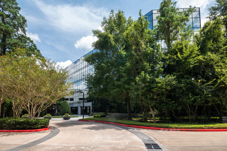 10055 Grogans Mill Rd, The Woodlands, TX à louer - Photo de l’immeuble – Image 1 sur 7