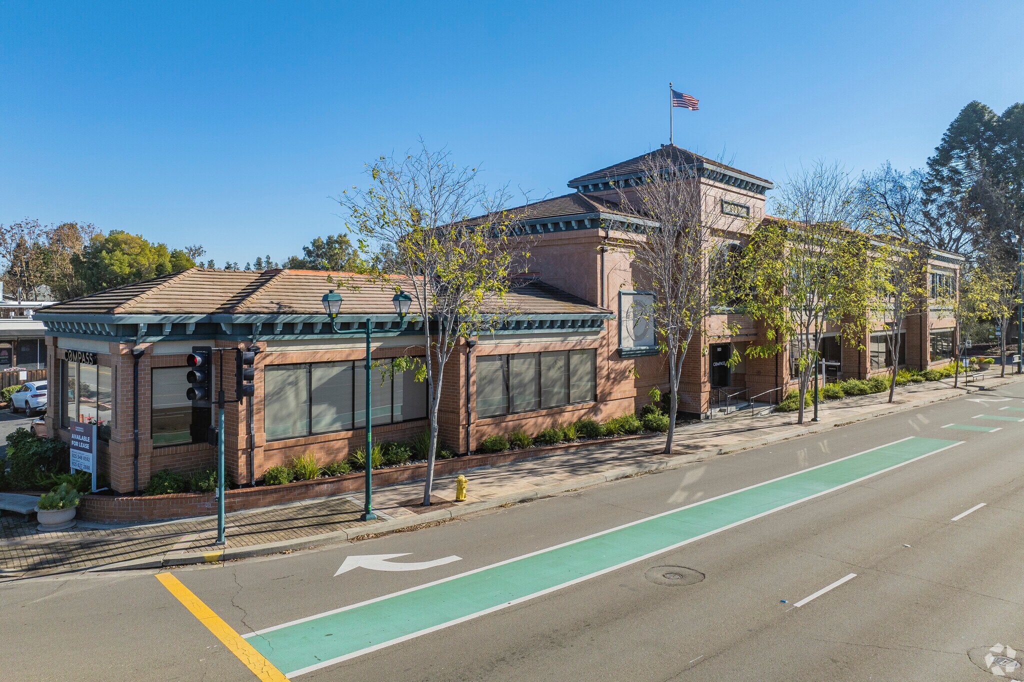 900 Main St, Pleasanton, CA à louer Photo de l’immeuble– Image 1 sur 23