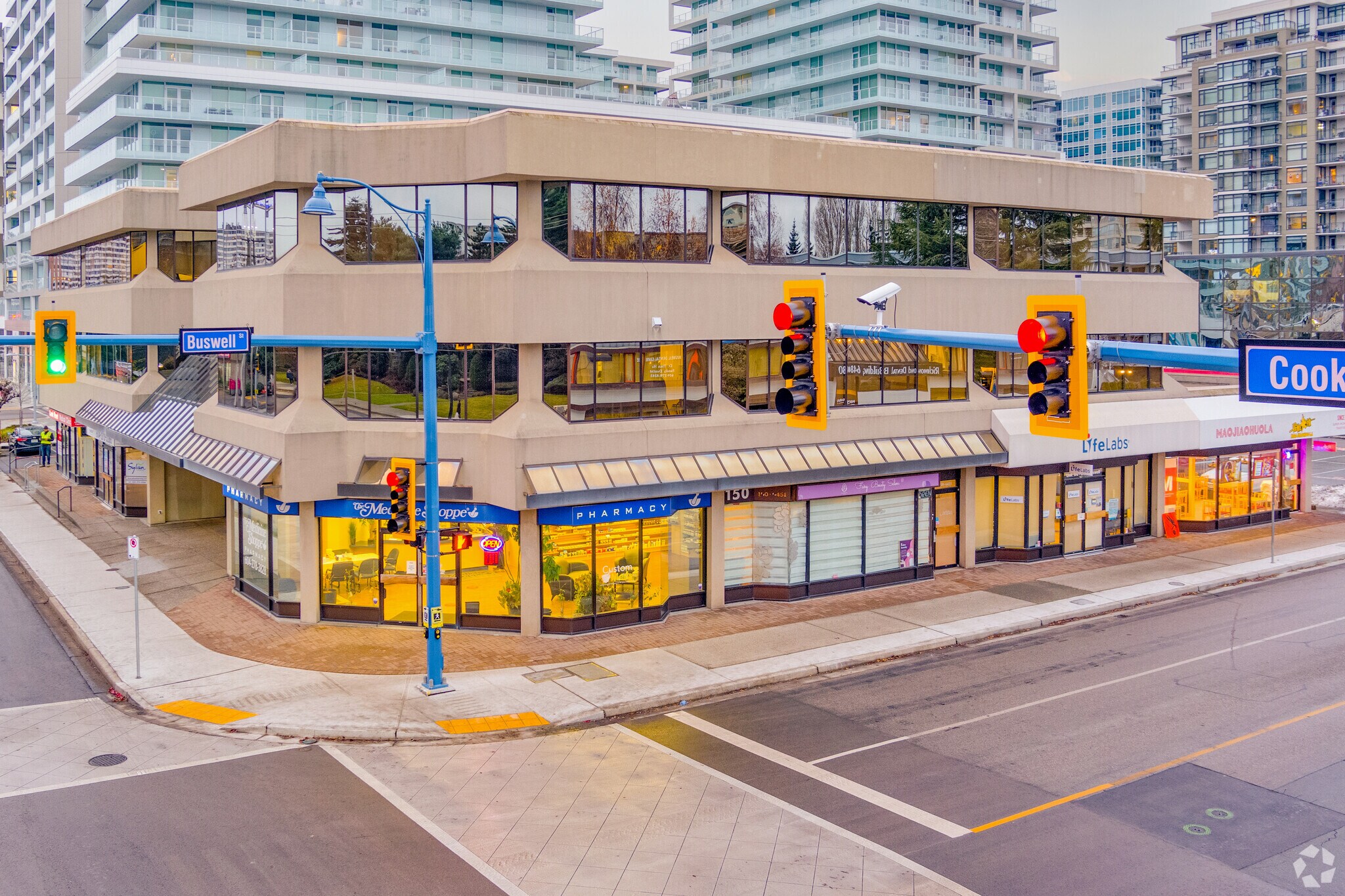 8171 Cook Rd, Richmond, BC à louer Photo principale– Image 1 sur 5