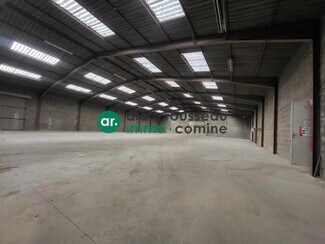 Plus de détails pour Local d'activités à louer