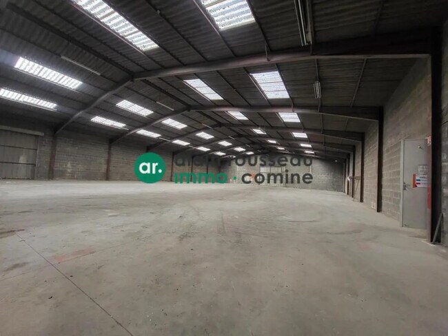 Plus de détails pour Local d'activités à louer