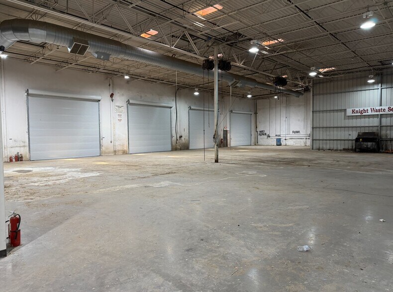 4901 Parker Henderson Rd, Fort Worth, TX à louer - Photo de l’immeuble – Image 3 sur 5