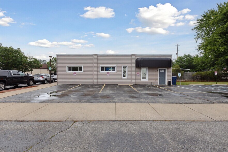 1000 N Johnson St, Bay City, MI à vendre - Photo de l’immeuble – Image 3 sur 41