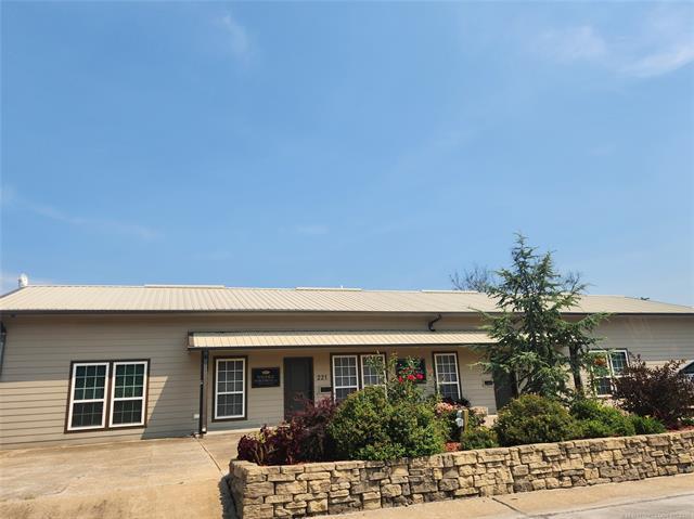 223 S Taylor St, Pryor, OK à vendre - Photo de l’immeuble – Image 2 sur 2