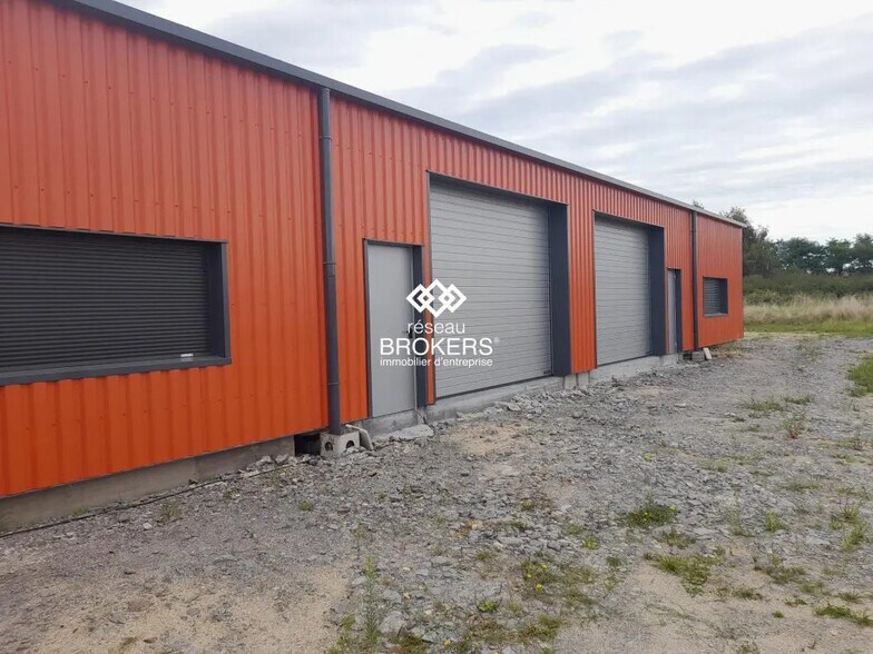 Local d’activités dans Vierzon à louer - Photo de l’immeuble – Image 2 sur 10