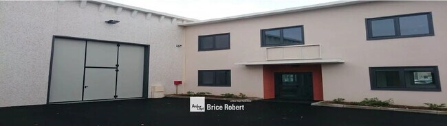 Plus de détails pour Bureau, Local d'activités à louer