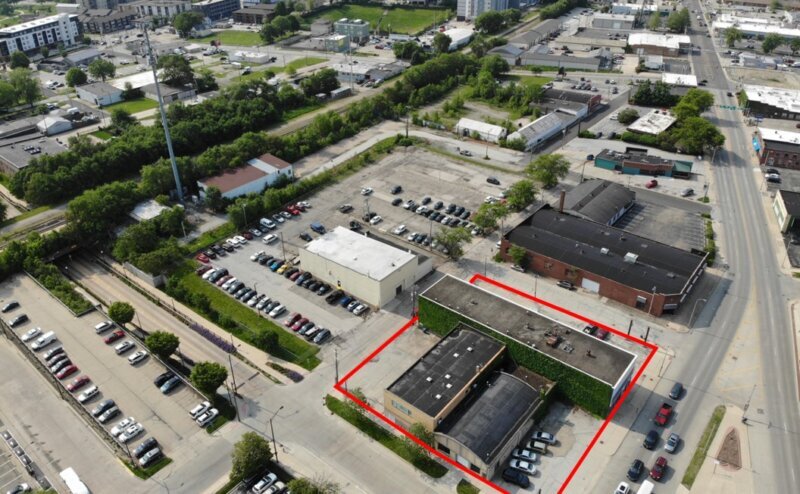 210 S Walnut St, Champaign, IL à vendre Photo principale– Image 1 sur 6