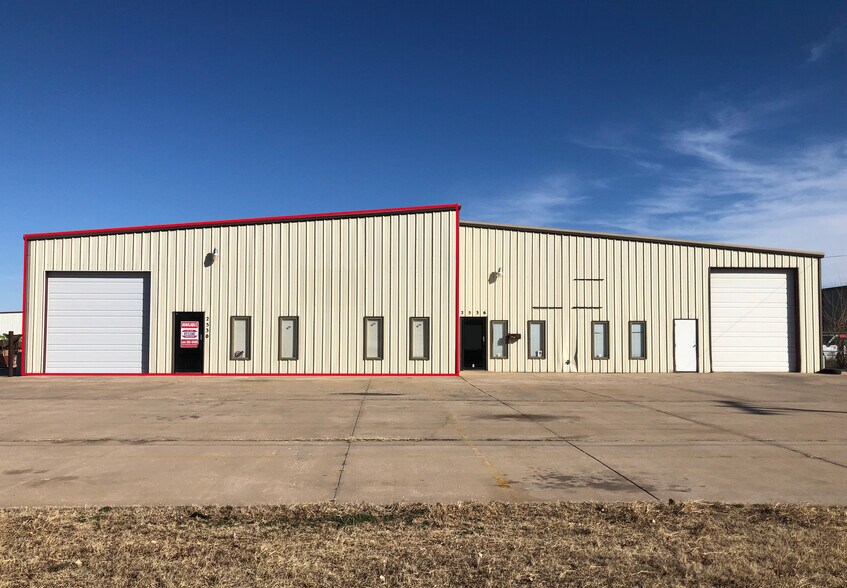 2530-2536 S Leonine St, Wichita, KS à louer - Photo de l’immeuble – Image 1 sur 7