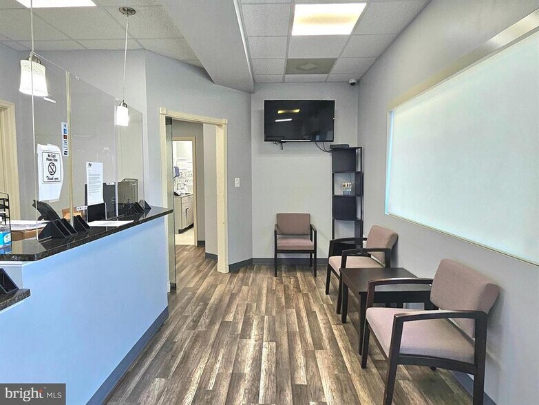 7301 E Furnace Branch Rd, Glen Burnie, MD à vendre - Photo intérieure – Image 3 sur 19