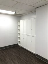 4910 Van Nuys Blvd, Sherman Oaks, CA à louer Photo intérieure– Image 2 sur 8