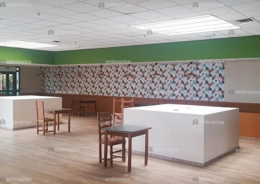 Local commercial dans Hirson à louer - Photo de l’immeuble – Image 3 sur 6