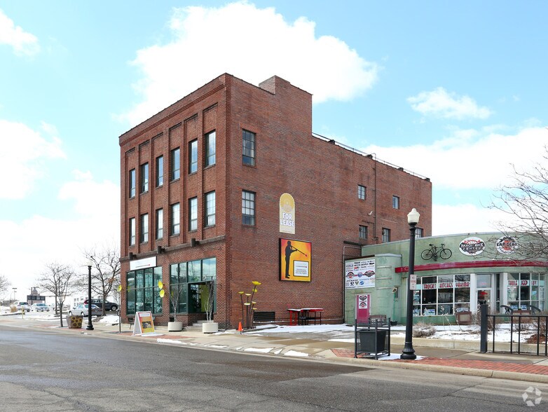 106 N Main St, Akron, OH à louer - Photo de l’immeuble – Image 2 sur 11
