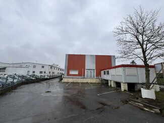Plus de détails pour 2 Rue Des Osiers, Coignières - Bureau, Local d'activités à louer