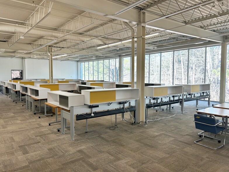 8208 Brownleigh Dr, Raleigh, NC à louer - Photo intérieure – Image 3 sur 9