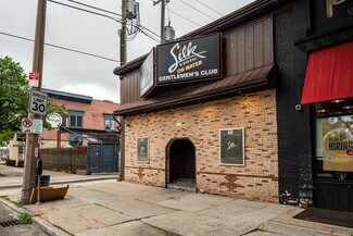 Plus de détails pour 144 E Juneau Ave, Milwaukee, WI - Local commercial à vendre