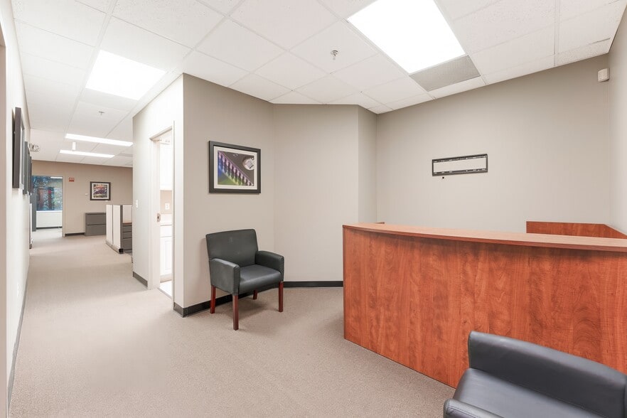 1801 Robert Fulton Dr, Reston, VA à vendre - Photo intérieure – Image 1 sur 25