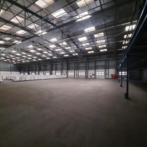 Industriel/Logistique dans Gennevilliers à louer - Photo de l’immeuble – Image 1 sur 3