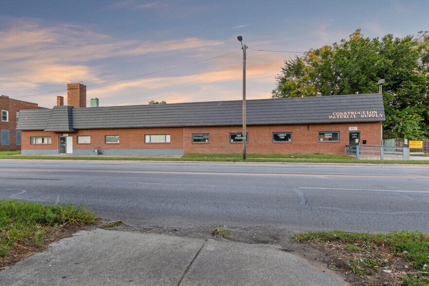 223 Fearing Blvd, Toledo, OH à vendre - Photo de l’immeuble – Image 1 sur 55