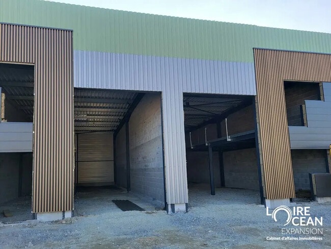 Plus de détails pour Local d’activités à vendre