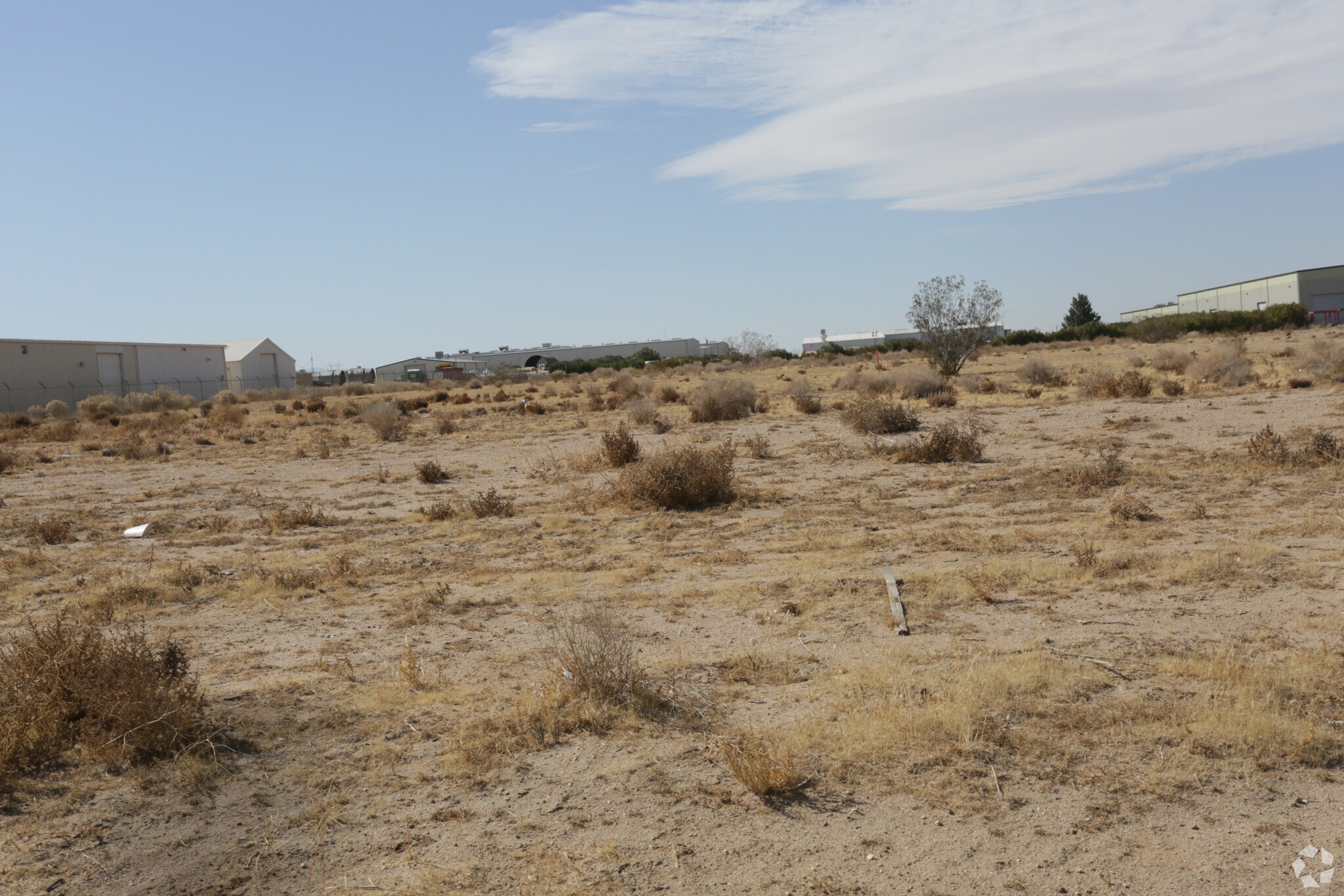 17020 Raccoon Ave, Adelanto, CA à vendre Photo principale– Image 1 sur 16