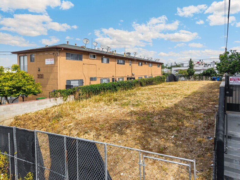 2113 W Court St, Los Angeles, CA à vendre - Photo de l’immeuble – Image 2 sur 19