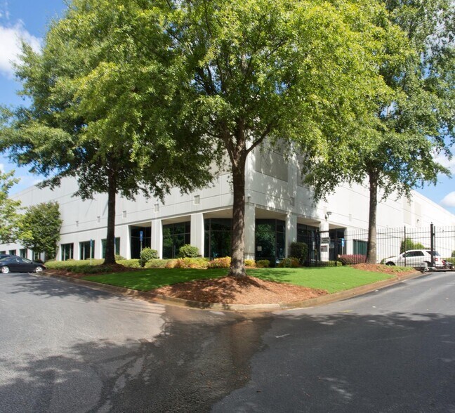 2740 Clark West Rd, Fayetteville, NC à louer - Photo de l’immeuble – Image 2 sur 5