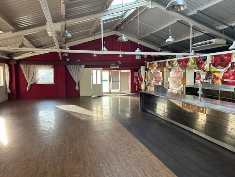 418 Bradford Rd, Batley à louer Photo intérieure– Image 1 sur 2