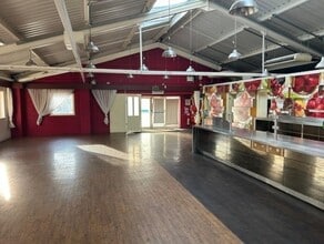 418 Bradford Rd, Batley à louer Photo intérieure– Image 1 sur 2