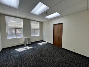 153-191 High St SE, Salem, OR à louer Photo intérieure– Image 1 sur 3