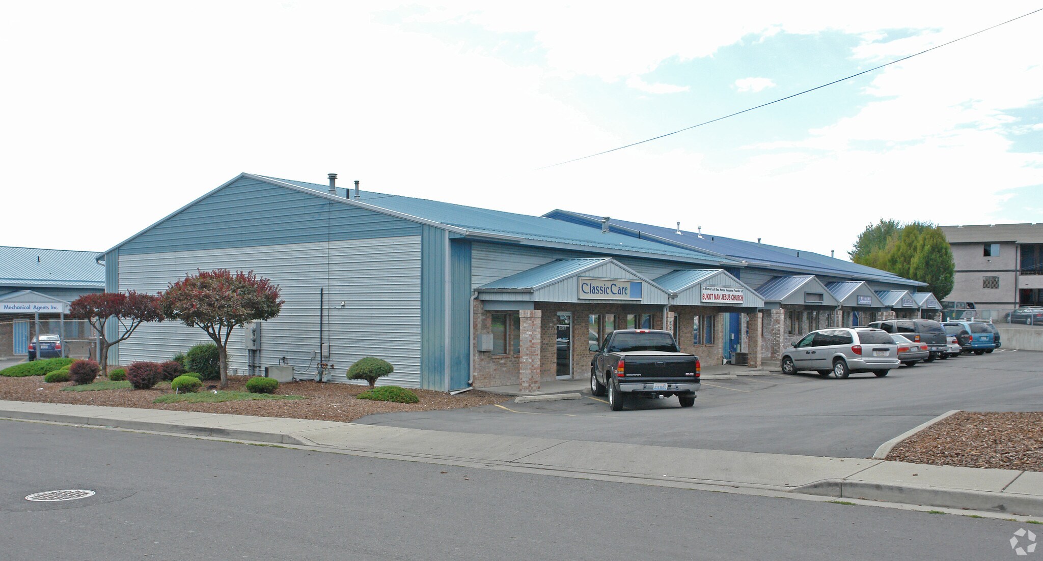 2324 E Euclid Ave, Spokane, WA à louer Photo de l’immeuble– Image 1 sur 5