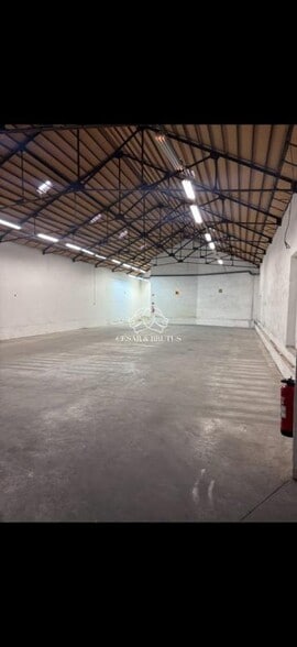 Local d'activités dans Lyon à vendre - Photo de l’immeuble – Image 1 sur 3
