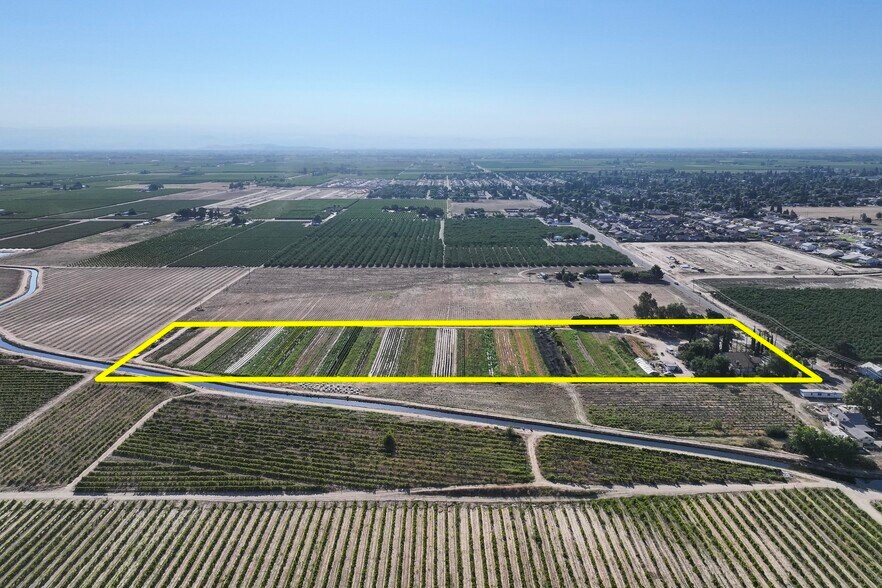 12646 E Kamm Ave, Kingsburg, CA à vendre - Photo de l’immeuble – Image 2 sur 36