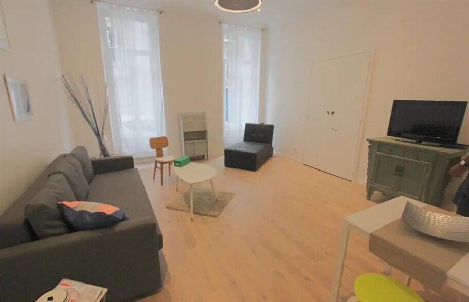 Bureau dans Paris à louer - Photo de l’immeuble – Image 1 sur 9